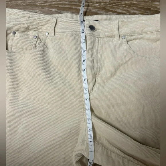 Universal Standard White Corduroy Pants Size 14 EUC - Picture 4 of 6